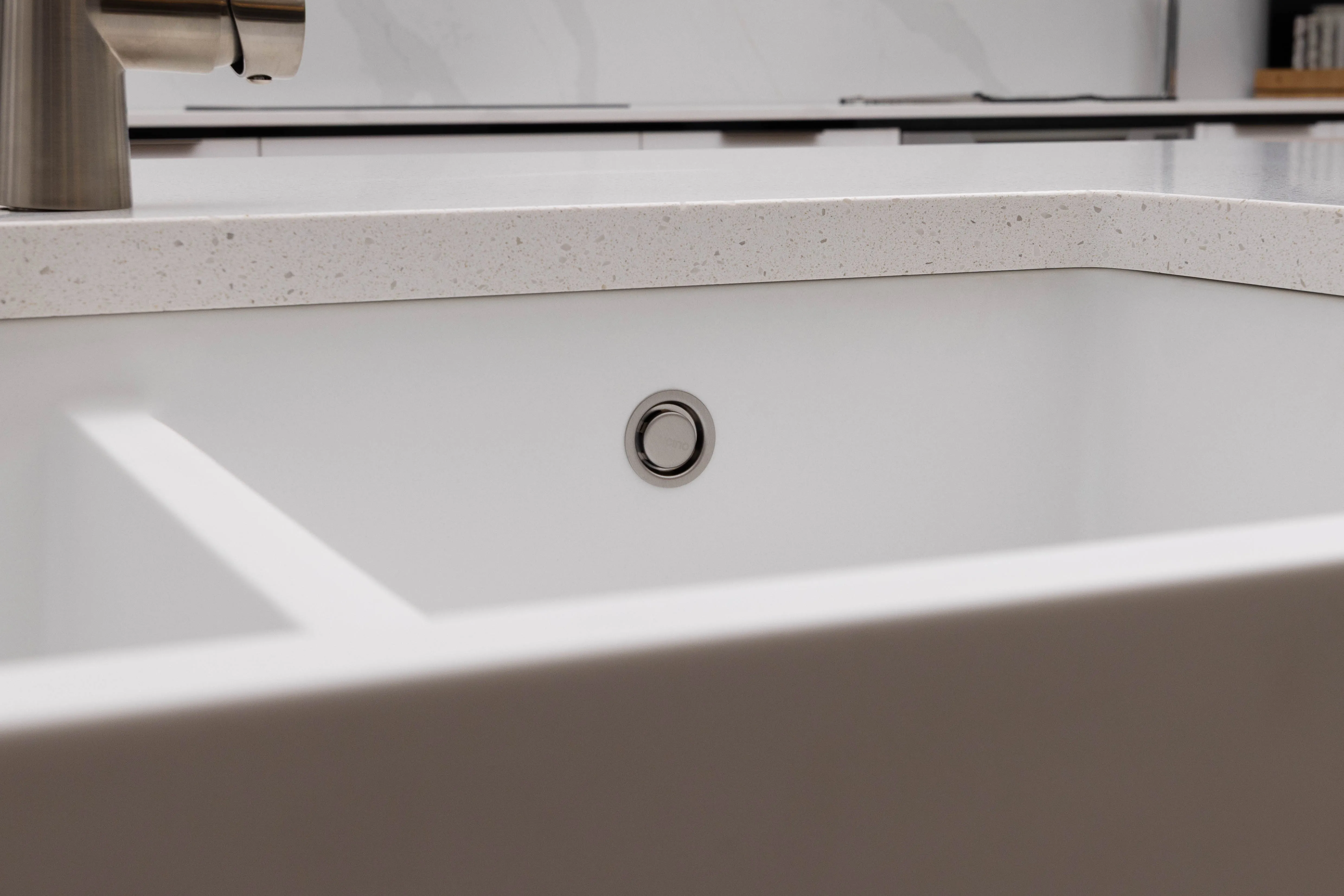 Wakatipu 400/400 Butler (White Granite), view 2