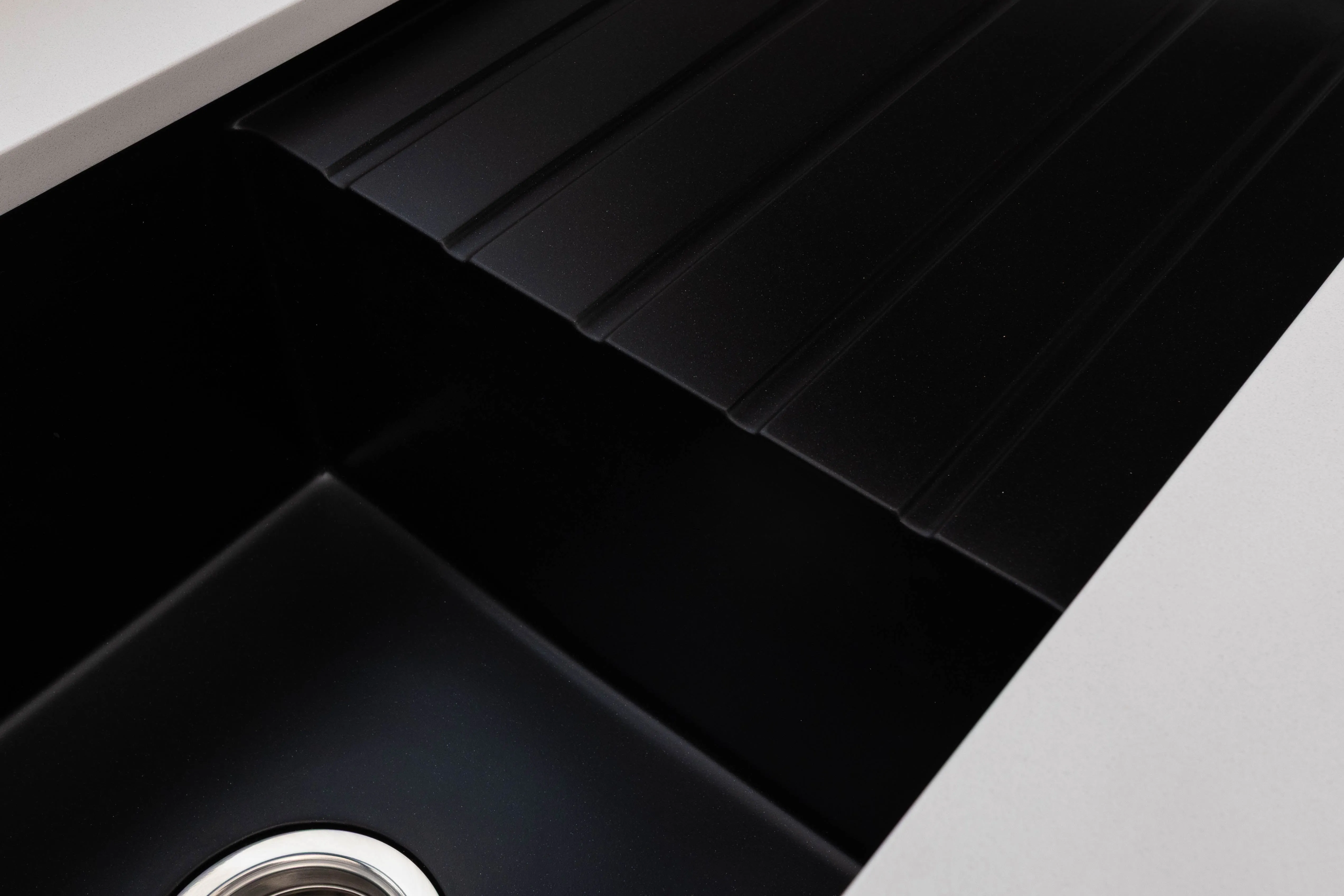 Ellesmere 1100 (Black Granite), view 3