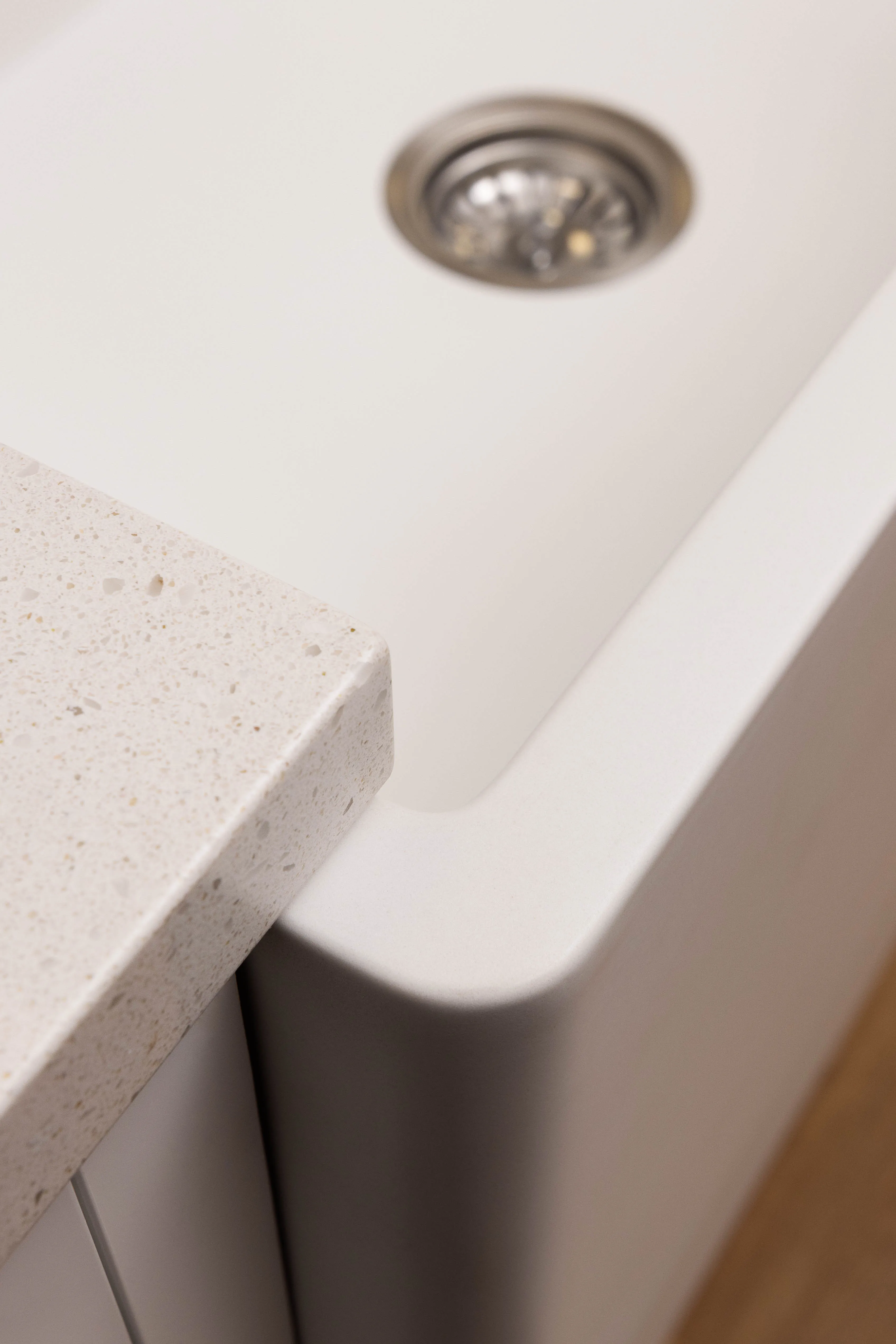 Wairarapa 800 Butler (White Granite), view 3