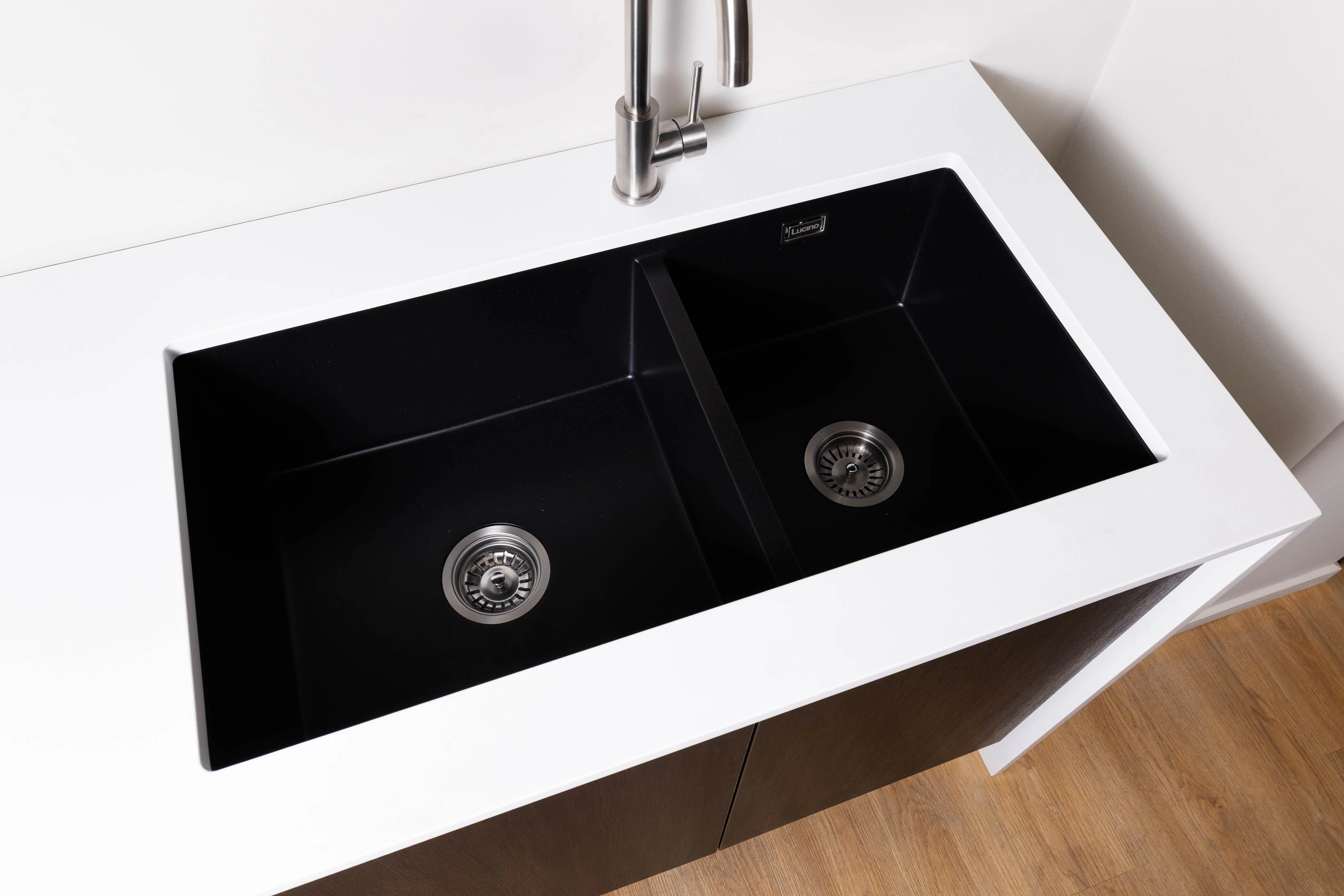 Tarawera 450/330 (Black Granite), view 4